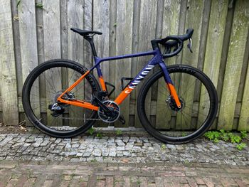 Used Canyon Ultimate CF SLX 9 WMN Disc eTap 2021 2021 Road & Gravel — image 1 of 5