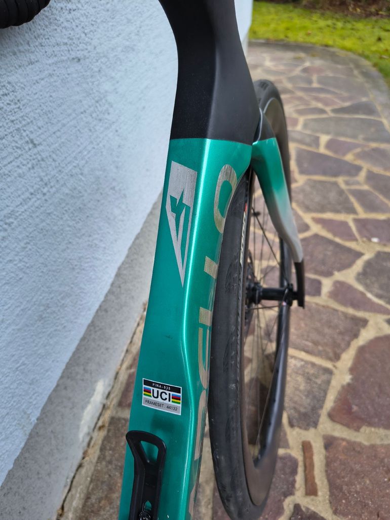 Used Pinarello DOGMA F RED ETAP AXS Disc 2024 2024 Road & Gravel, Black — image 7 of 11