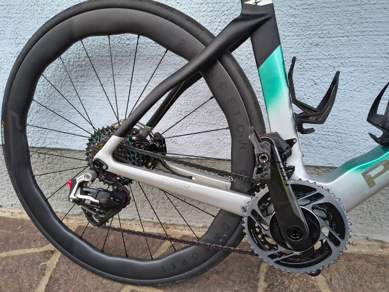 Used Pinarello DOGMA F RED ETAP AXS Disc 2024 2024 Road & Gravel, Black — image 8 of 11