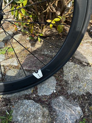 Used Giant TCR Advanced Pro 1 2017 2017 Road & Gravel — image 9 of 12