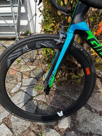 Used Giant TCR Advanced Pro 1 2017 2017 Road & Gravel — image 8 of 12