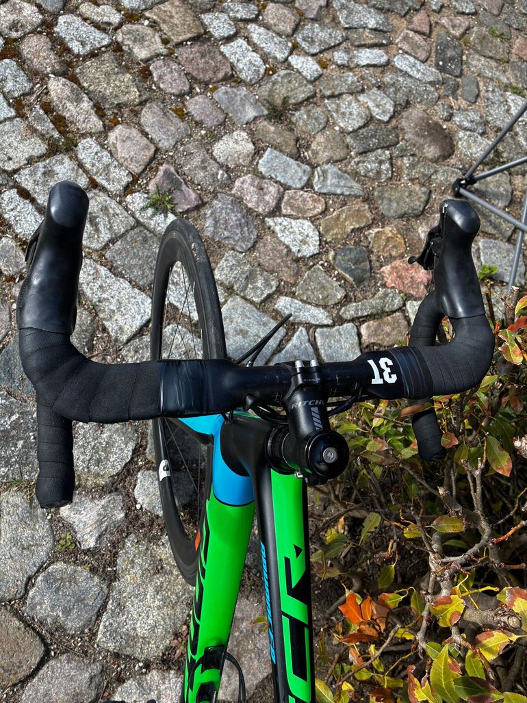 Used Giant TCR Advanced Pro 1 2017 2017 Road & Gravel — image 7 of 12