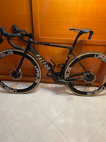 Factor, O2 SRAM Red eTap AXS