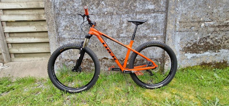 Used Trek Roscoe 8 2023 2023 Mountainbike, Orange, 27.5 (650B) — image 2 of 6