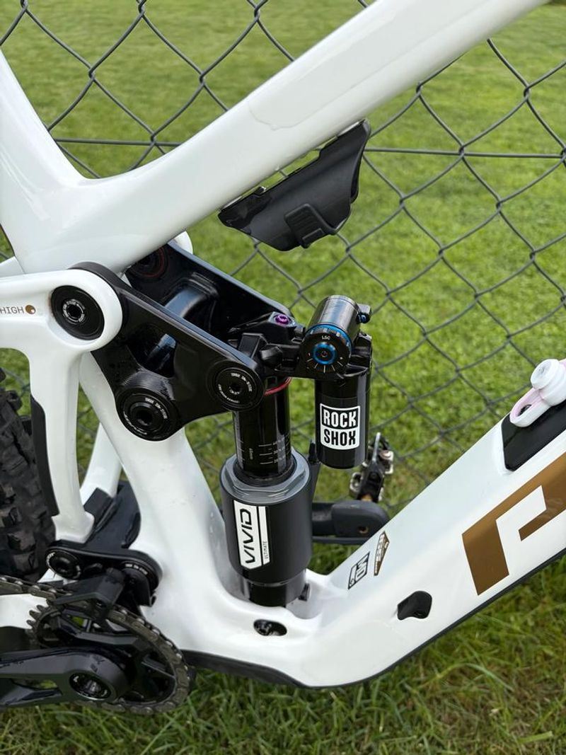 Gebrauchtes Pivot Firebird Custom 2026 Mountainbike, Weiß — Bild 5 von 12