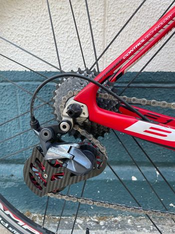 Used BH Quartz Shimano Ultegra 2016 Road & Gravel, Rosso — image 9 of 10
