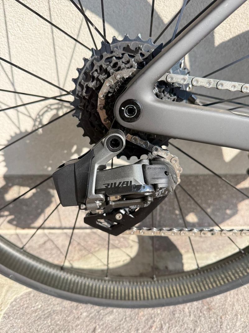 Używany Scott Addict RC 30 2022 2022 Road & Gravel — zdjęcie 3 z 6