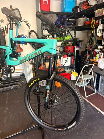 Santa Cruz, Bronson R / Carbon C 2025