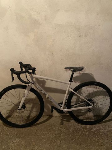 Used Specialized Diverge E5 2025 2025 Road & Gravel, White — image 2 of 11