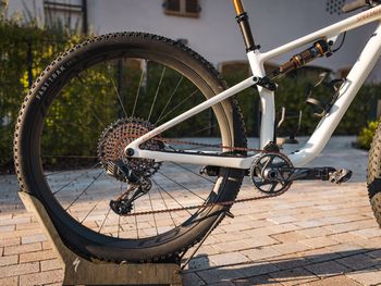 Used Specialized Epic EVO Pro 2023 2023 Mountainbike, White, 29 — image 3 of 11