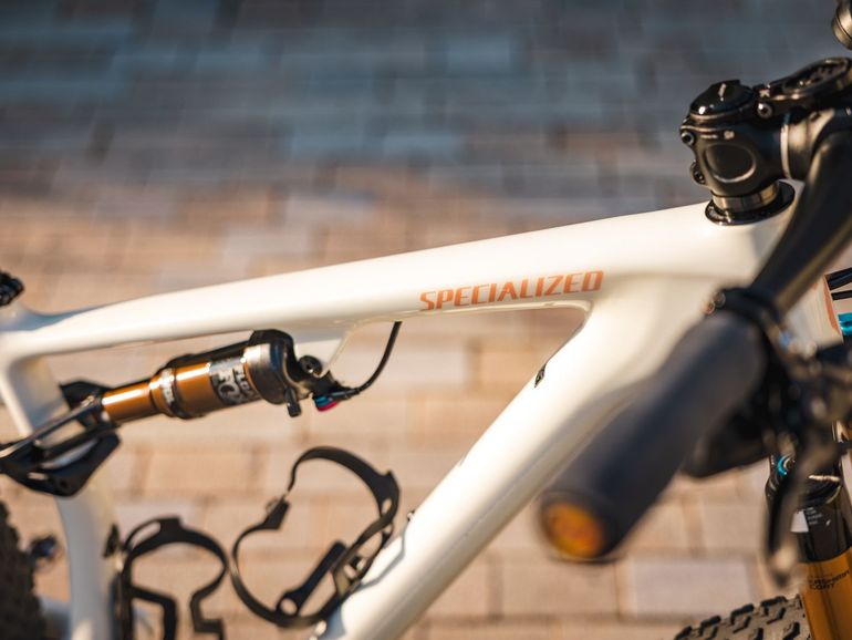 Used Specialized Epic EVO Pro 2023 2023 Mountainbike, White, 29 — image 8 of 11