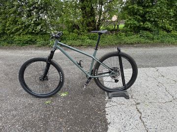 Commencal META HT AM ESSENTIAL 2022 2022 MTB usato