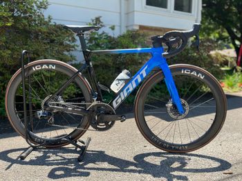 Used Giant Propel SRAM Red eTap 2024 Road & Gravel, Blue — image 1 of 3