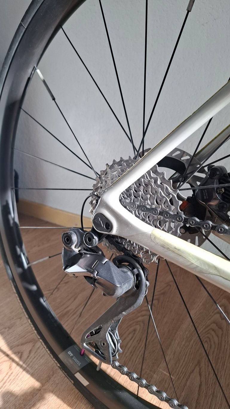 Used Canyon Endurace CF SL 8 Aero 2022 2022 Road & Gravel, White — image 8 of 12