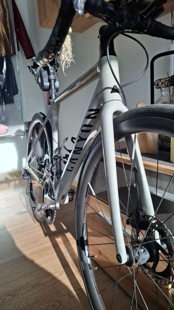 Used Canyon Endurace CF SL 8 Aero 2022 2022 Road & Gravel, White — image 4 of 12