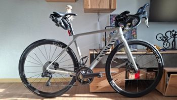 Used Canyon Endurace CF SL 8 Aero 2022 2022 Road & Gravel, White — image 2 of 12