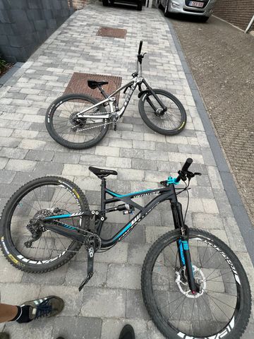 Specialized Enduro Elite 650b 2015 2015 Mountainbike usato, Nero — immagine 3 di 3
