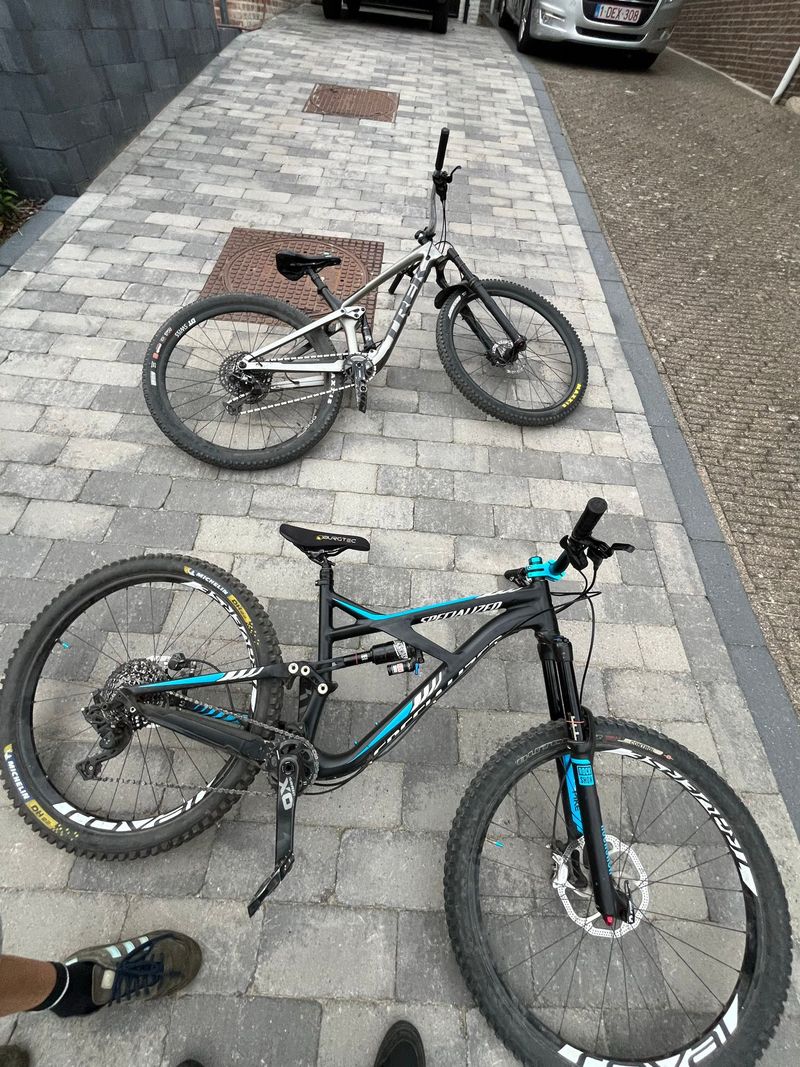 Specialized Enduro Elite 650b 2015 2015 Mountainbike usato, Nero — immagine 3 di 3