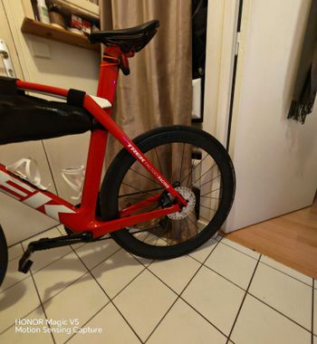 Used Trek Madone SLR 6 Disc 2019 2019 Road & Gravel, Red — image 18 of 39