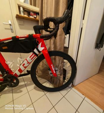 Used Trek Madone SLR 6 Disc 2019 2019 Road & Gravel, Red — image 16 of 39