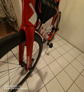Used Trek Madone SLR 6 Disc 2019 2019 Road & Gravel, Red — image 32 of 39