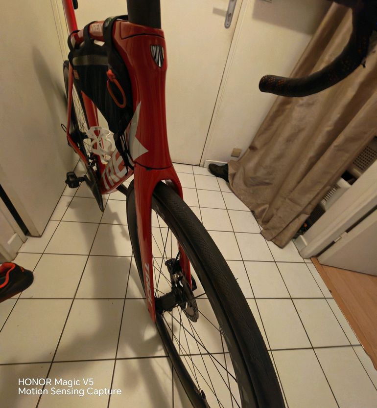Used Trek Madone SLR 6 Disc 2019 2019 Road & Gravel, Red — image 6 of 39
