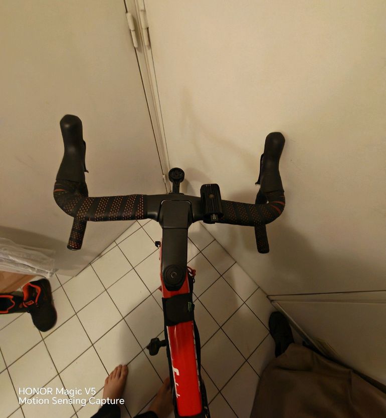 Used Trek Madone SLR 6 Disc 2019 2019 Road & Gravel, Red — image 29 of 39