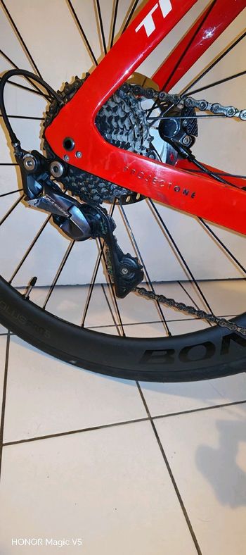 Used Trek Madone SLR 6 Disc 2019 2019 Road & Gravel, Red — image 37 of 39