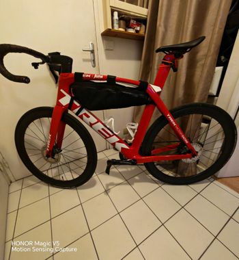 Used Trek Madone SLR 6 Disc 2019 2019 Road & Gravel, Red — image 22 of 39