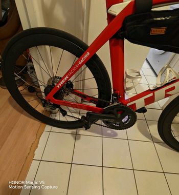 Used Trek Madone SLR 6 Disc 2019 2019 Road & Gravel, Red — image 19 of 39