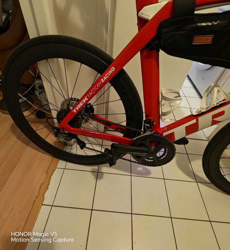 Used Trek Madone SLR 6 Disc 2019 2019 Road & Gravel, Red — image 19 of 39