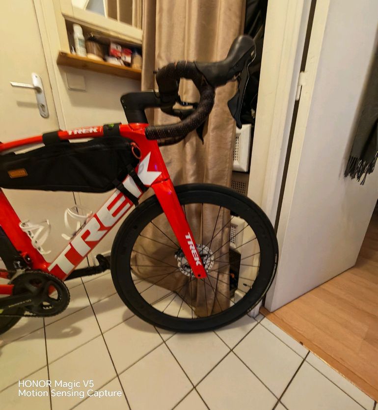 Used Trek Madone SLR 6 Disc 2019 2019 Road & Gravel, Red — image 26 of 39