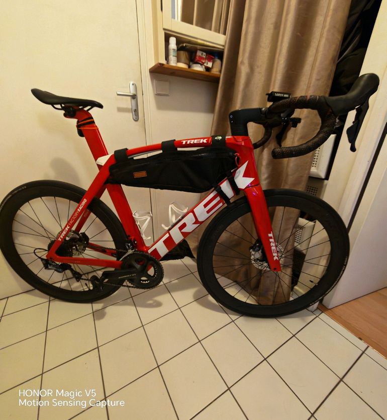 Used Trek Madone SLR 6 Disc 2019 2019 Road & Gravel, Red — image 21 of 39