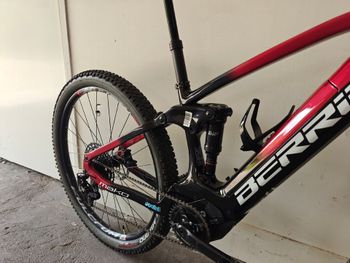 Used Berria Custom SRAM NX Eagle 2023 Mountainbike, Red, 29 — image 9 of 15