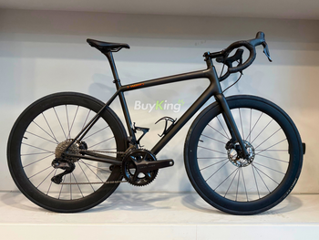 Used Trek Madone SL 7 Gen 7 2024 2024 Road & Gravel — image 1 of 6