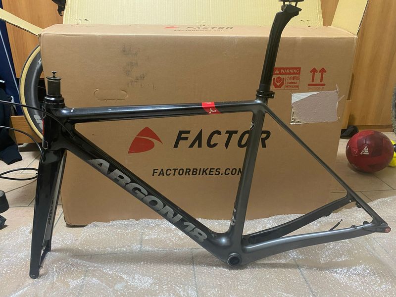 Gebrauchtes Argon 18 Gallium Pro Disc 15th Anniversary Shimano Dura-Ace Di2 2019 Frameset 2019 Road & Gravel