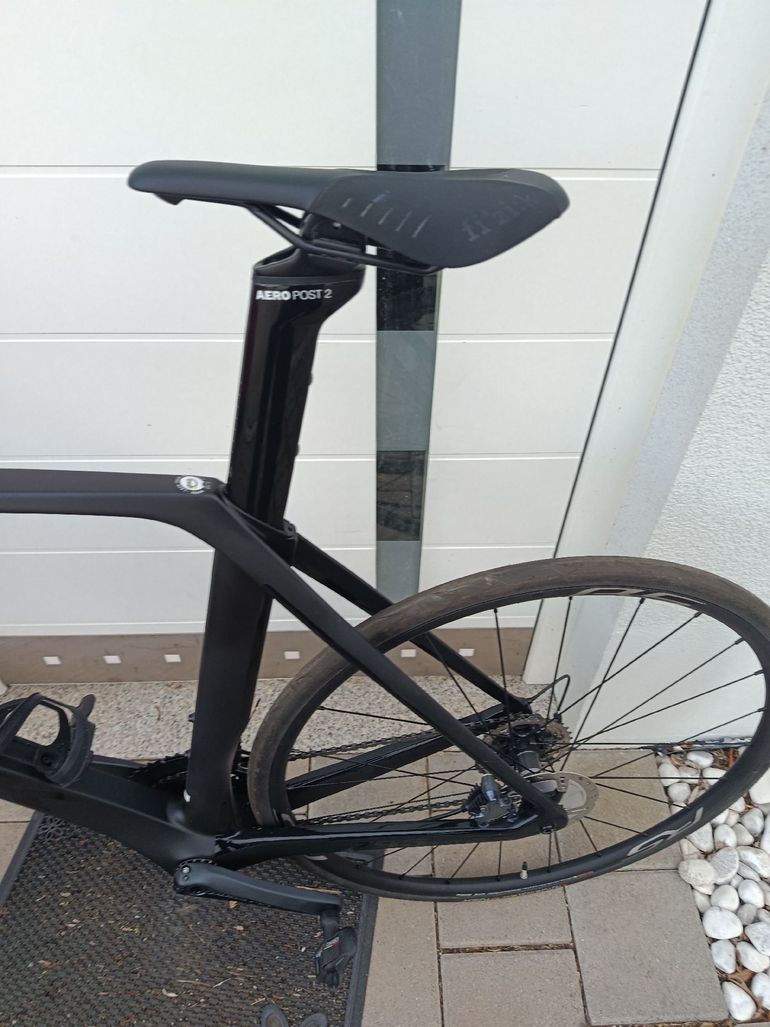 Used Look 795 BLADE RS DISC FULL BLACK GLOSSY MAT 2024 2024 Road & Gravel, Black — image 13 of 17
