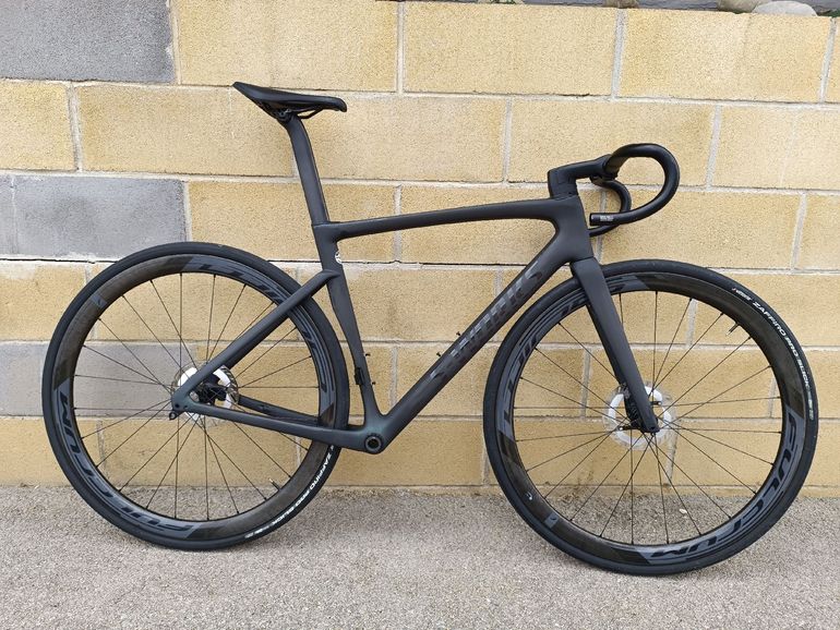 Used Specialized Tarmac SL7 Sport - Shimano 105 2024 Frameset 2024 Road & Gravel, Black — image 2 of 16
