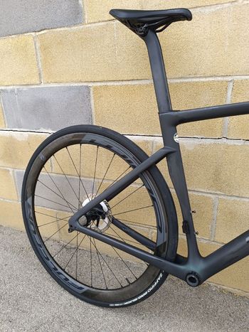 Used Specialized Tarmac SL7 Sport - Shimano 105 2024 Frameset 2024 Road & Gravel, Black — image 8 of 16
