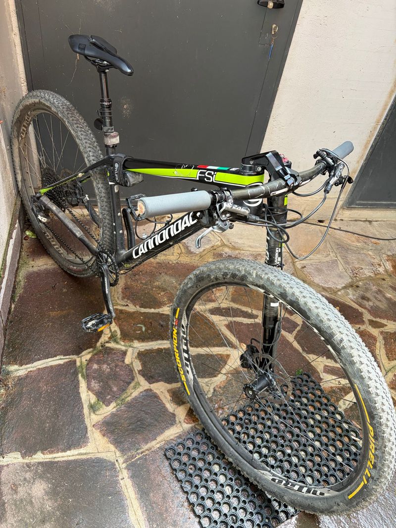 Cannondale F-Si Carbon 1 2018 2018 Mountainbike usato, Nero — immagine 1 di 8