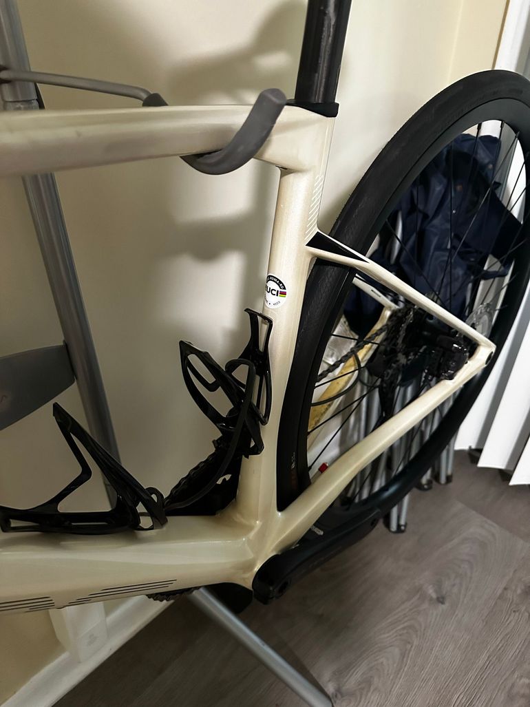 Used BMC Teammachine SLR TWO 2024 2024 Road & Gravel, White — image 6 of 7