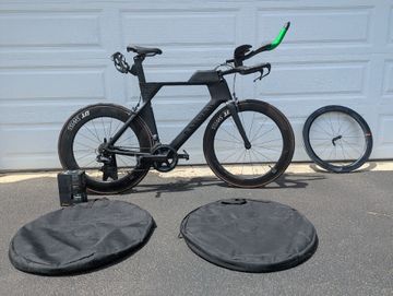 Gebrauchtes Canyon Speedmax CF 8.0 Di2 2019 2019 Road & Gravel, Schwarz — Bild 1 von 7