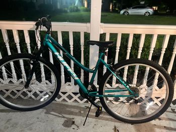 Huffy, Rock Creek Women's Mountain Bike 2022
