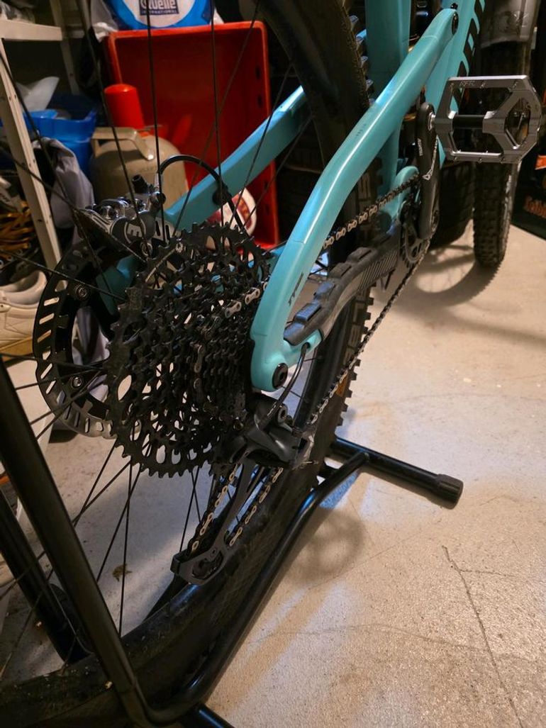 Used Propain Propain Tyee CF 27,5 Enduro Mountainbike 2022 Mountainbike, Green — image 5 of 7