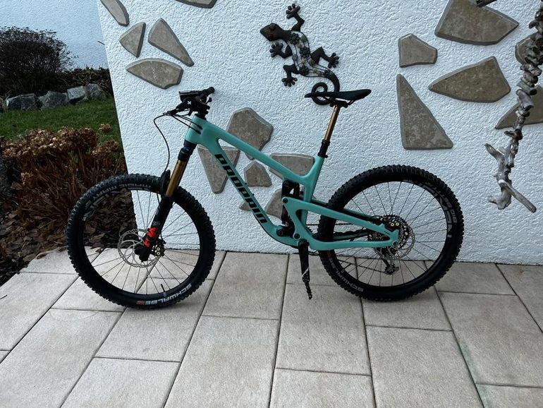 Used Propain Propain Tyee CF 27,5 Enduro Mountainbike 2022 Mountainbike, Green — image 1 of 7