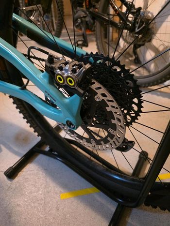 Used Propain Propain Tyee CF 27,5 Enduro Mountainbike 2022 Mountainbike, Green — image 7 of 7