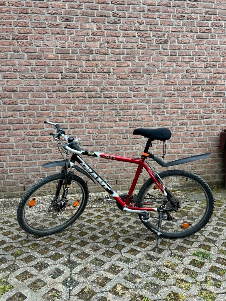Used Giant Giant ATX 840 2009 Mountainbike, Black, 26 — image 1 of 8