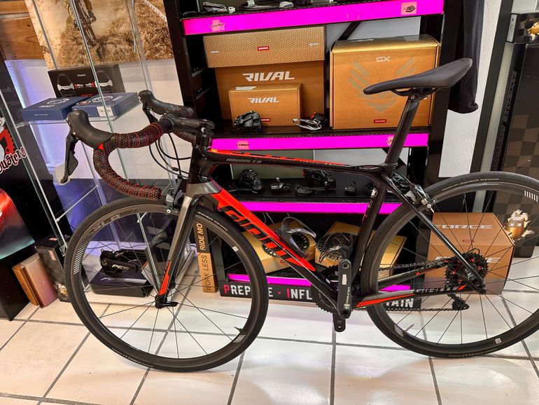 Used Giant TCR Advanced Pro 1 2018 2018 Road & Gravel, Black — image 2 of 8