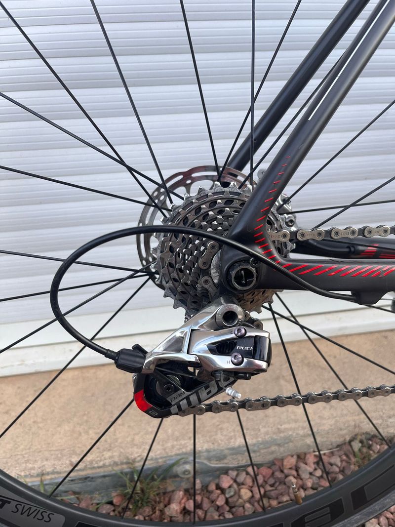 Used Focus Izalco SRAM Red 2018 Road & Gravel, Black — image 5 of 10