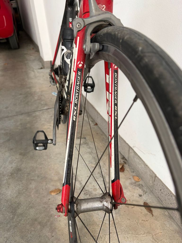 Used Trek Madone 5.2 H2 (Compact) 2013 2013 Road & Gravel, Rot — image 5 of 13